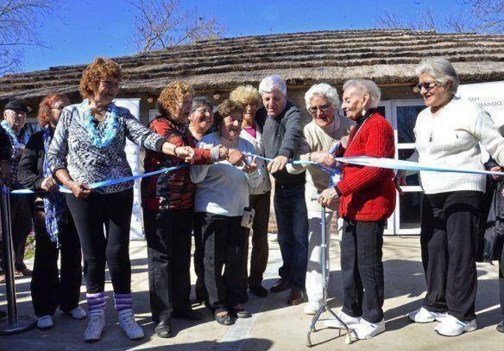 Andreotti inaugur� un quincho cerrado en el Polideportivo N� 3
