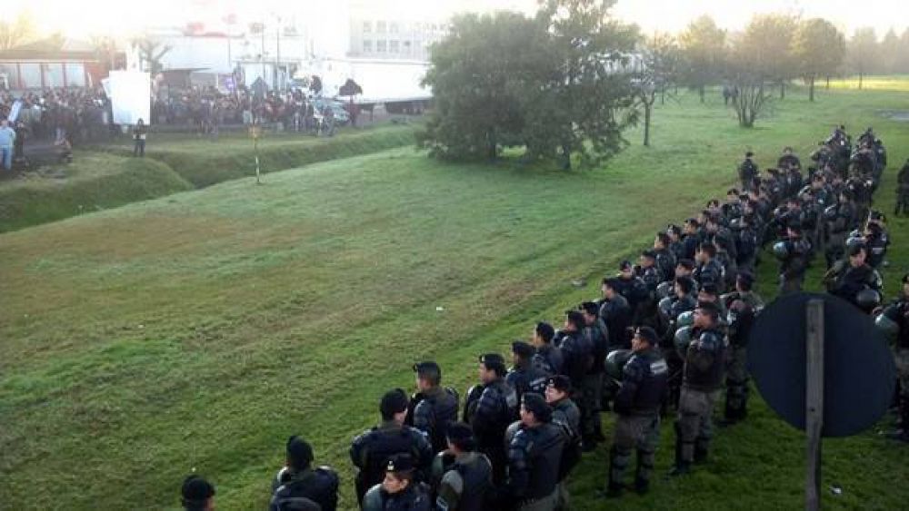 Otra ma�ana de cortes, tensi�n y piquete con autos en Panamericana
