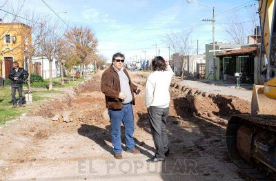 Comenz� la pavimentaci�n en el barrio Nicol�s Avellaneda