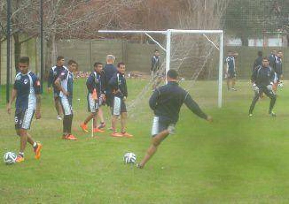 Quilmes hizo trabajos t�cnicos y t�cticos y hoy no se entrenar� por duelo