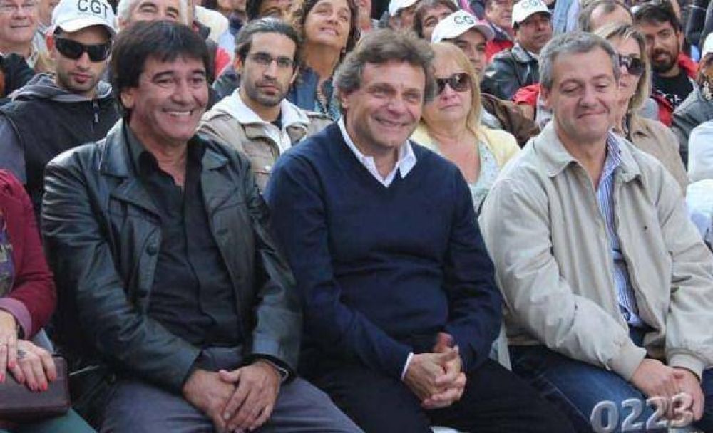 Pedro Fern�ndez se aleja del pultismo