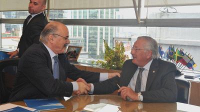 Tomada y Fellner firman convenios para la mejora del empleo