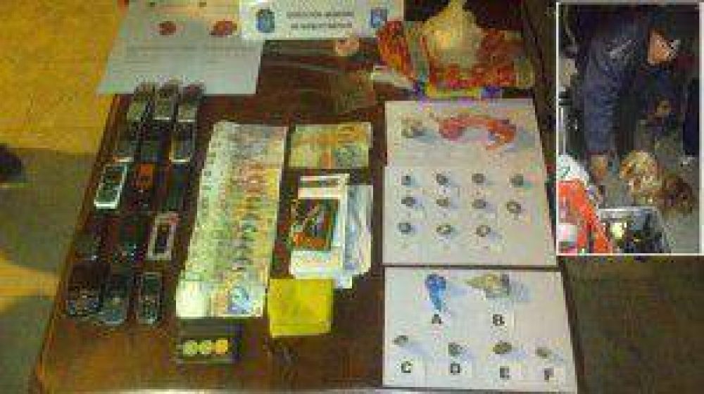 Tres mujeres detenidas y cierre de boca de expendio de drogas