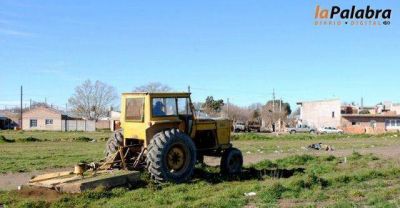 Servicios urbanos realiza intensa actividad en el barrio empleados de comercio de Patagones