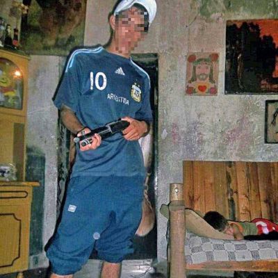 Armas, drogas y amenazas a la polic�a en internet