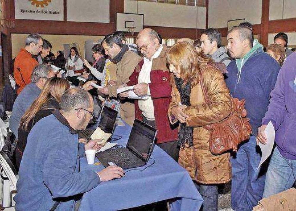 Por el esc�ndalo local se va a cambiar el sistema para la emisi�n de turnos de DNI