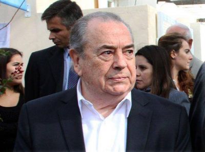 El gobernador Jorge vet� la ley de Pampetrol