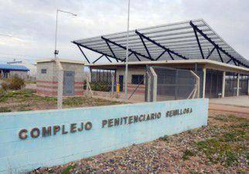 Pol�mico: un preso por abuso sexual, dentista carcelero 