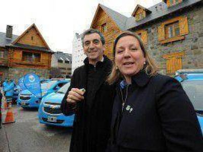 Randazzo financia una larga ciclov�a en Bariloche