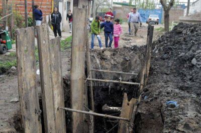 Santa Rosa: cuatro familias sin casa por peligro de derrumbe