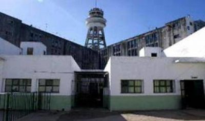 La Plata: Condenan a expolic�a que abus� por 16 a�os de su hija