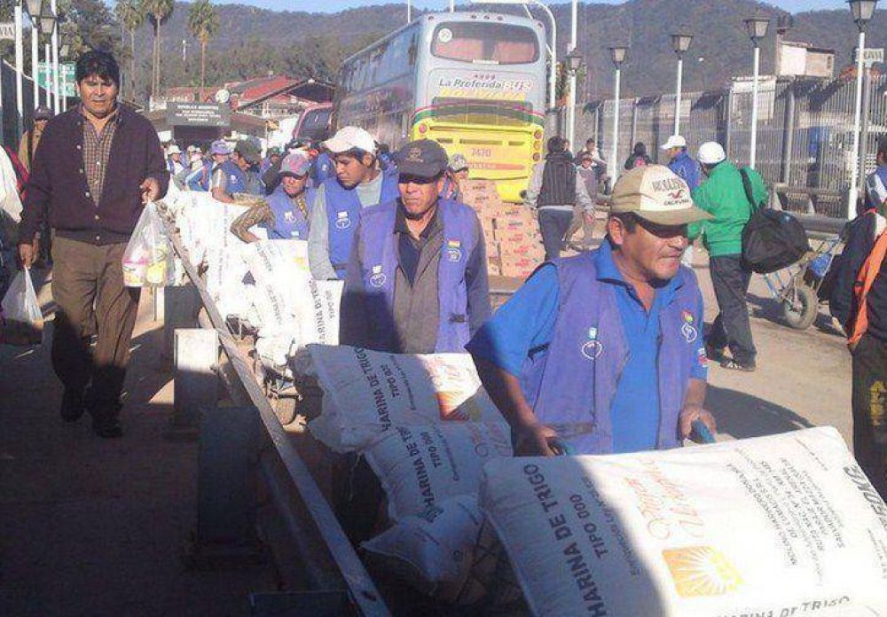 Una protesta de bagayeros en Salvador Mazza complica el paso a Bolivia