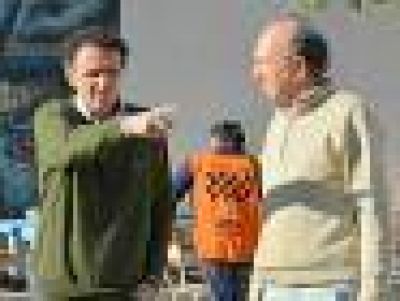 Katopodis recorri� obras en la primaria N� 23
