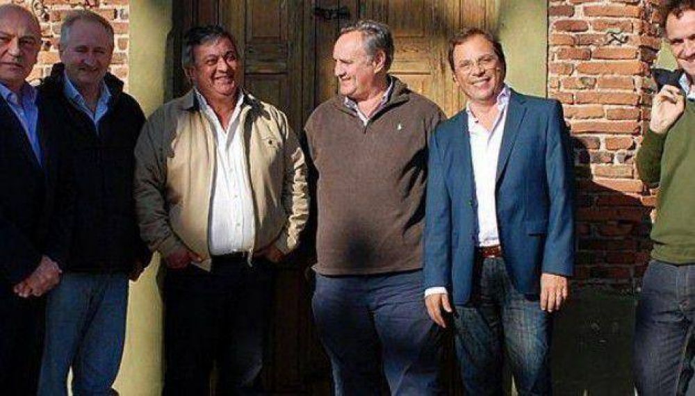 Gesto de concordia del massismo con Dar�o Giustozzi