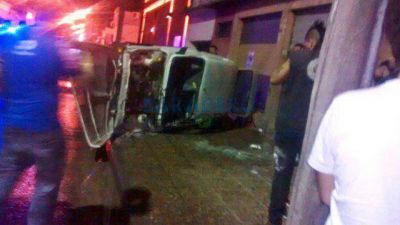 Vuelco en pleno centro de la ciudad