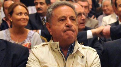 Duhalde tienta a los candidatos con una reforma constitucional 