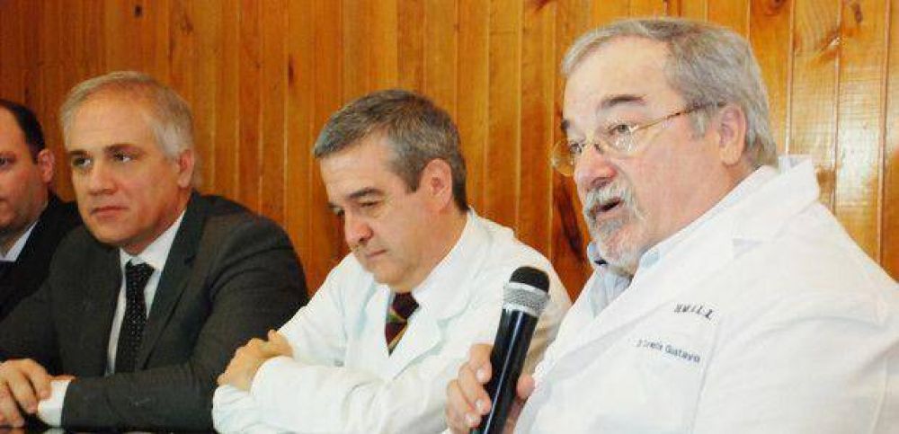 Gustavo Carest�a asumi� como director del Hospital Municipal