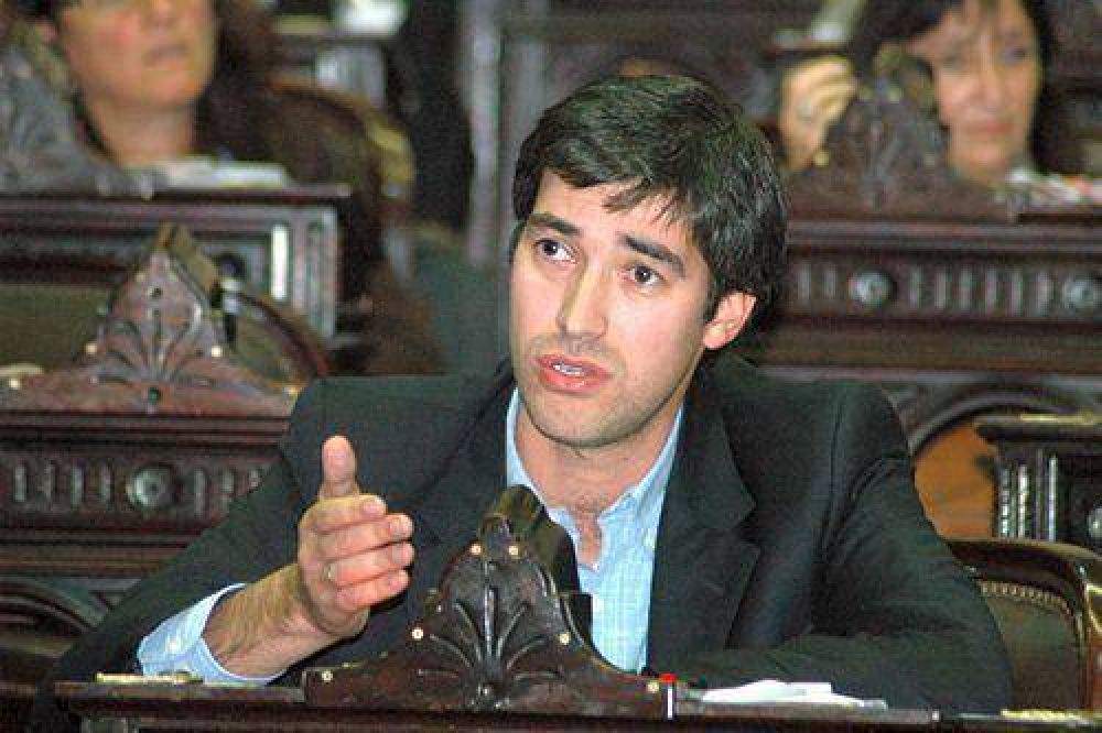 Adri�n P�rez a Macri: 