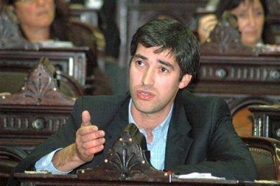 Adri�n P�rez a Macri: 