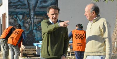 Katopodis recorri� obras en la primaria N� 23