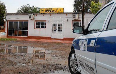 Los proyectos para regular y cerrar los cabarets duermen en el Concejo