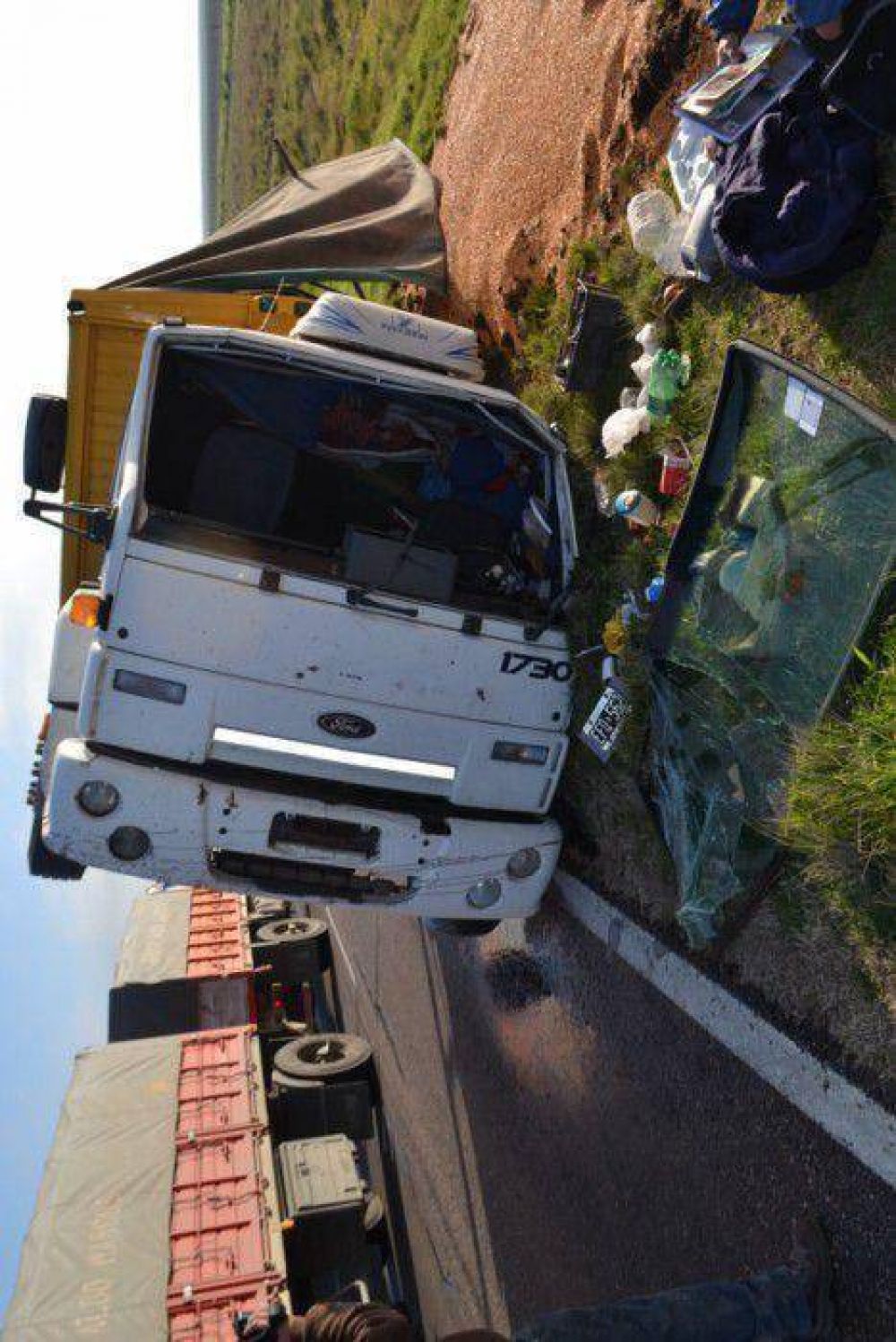 M�sicos de la Orquesta Sinf�nica de Bah�a Blanca sufrieron un accidente en la Ruta 33