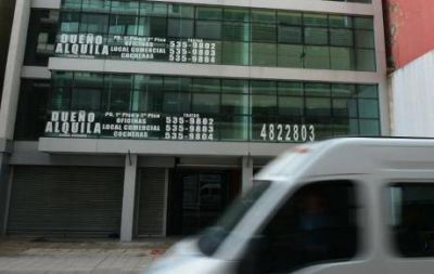 Los empleos caen por goteo