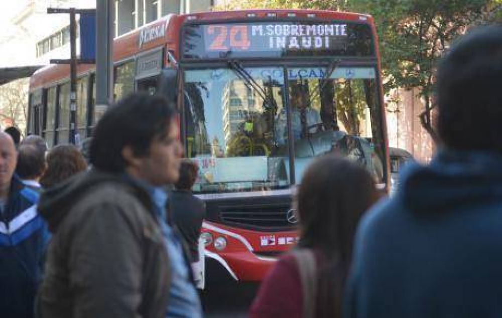 Viajar gratis y en bondis nuevos, lo m�s