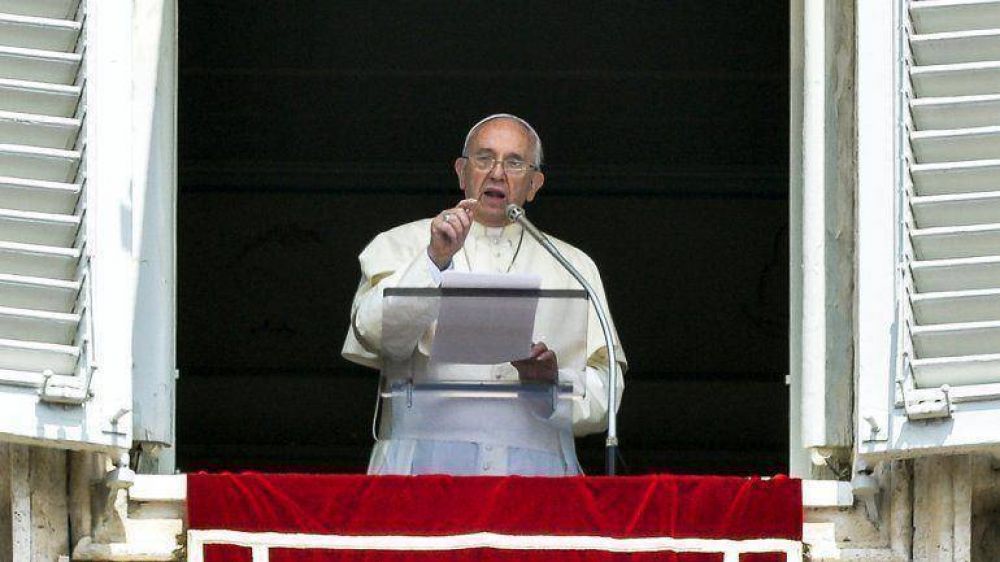 Francisco pidi� no ignorar a los pobres: 