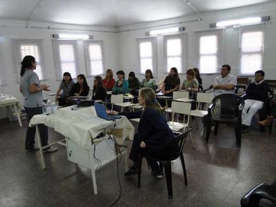 Salud capacit� a kinesi�logos en atenci�n temprana en el desarrollo infantil