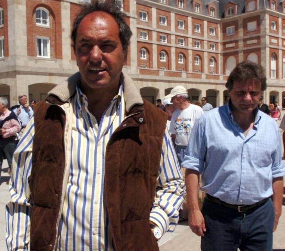 Papel�n: el absurdo de Pulti que convierte a Scioli en un manguero de baja monta 