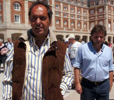 Papel�n: el absurdo de Pulti que convierte a Scioli en un manguero de baja monta 