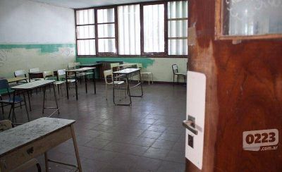 Lunes y martes sin clases por reclamo salarial docente