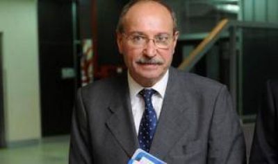 Chascom�s: Gobbi dijo estar 