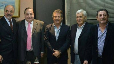 Urribarri sum� un gremio para su campa�a