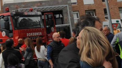 Noventa evacuados por incendio en un edificio