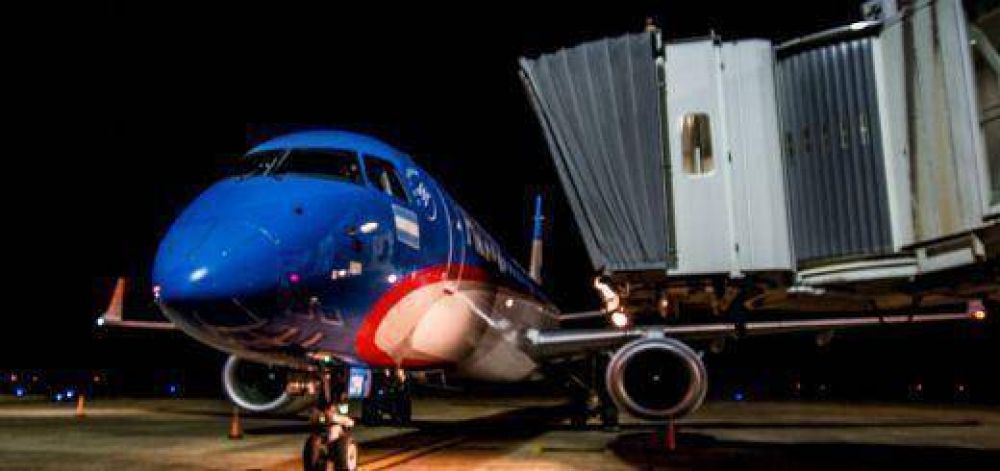 Se inaugur� el vuelo que une Iguaz� con Rosario y C�rdoba