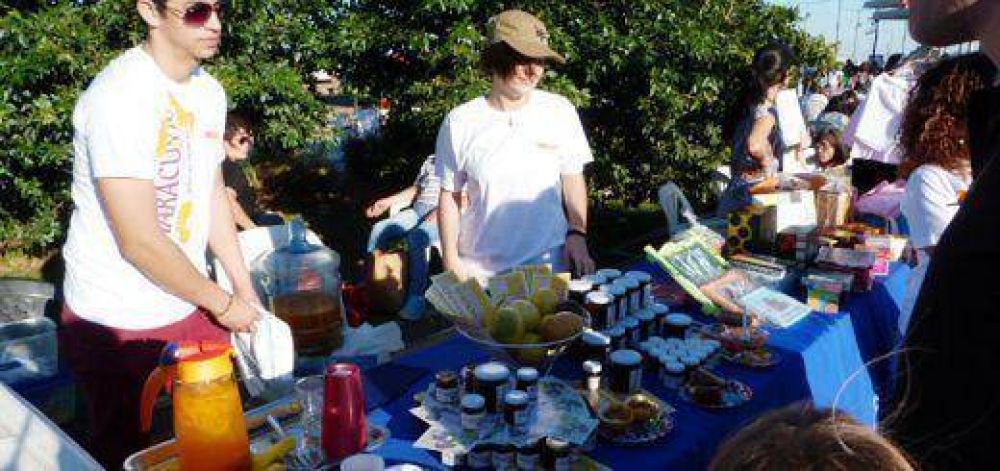 La feria �Posadas Produce� volvi� a lucirse la Costanera