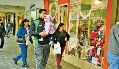 Sin levantar cabeza: las ventas minoristas siguieron cayeron