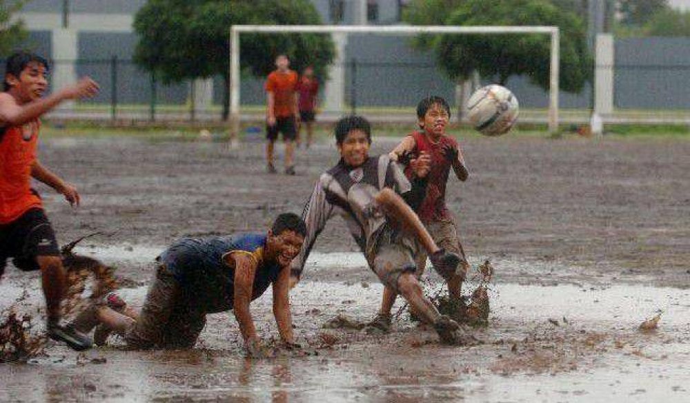 �Sin potreros no hay Maradonas�, la iniciativa de la JP Evita