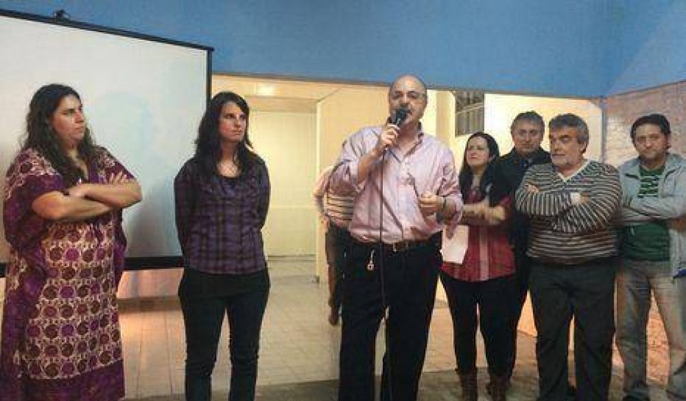 Tomada particip� en inauguraci�n de centro cultural