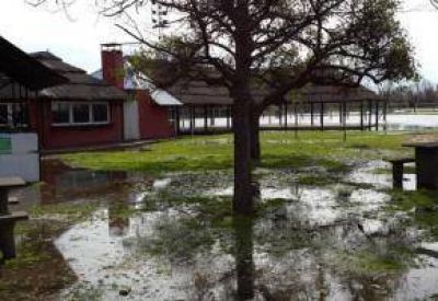 Creciente: La altura del r�o se mantiene en 2.90