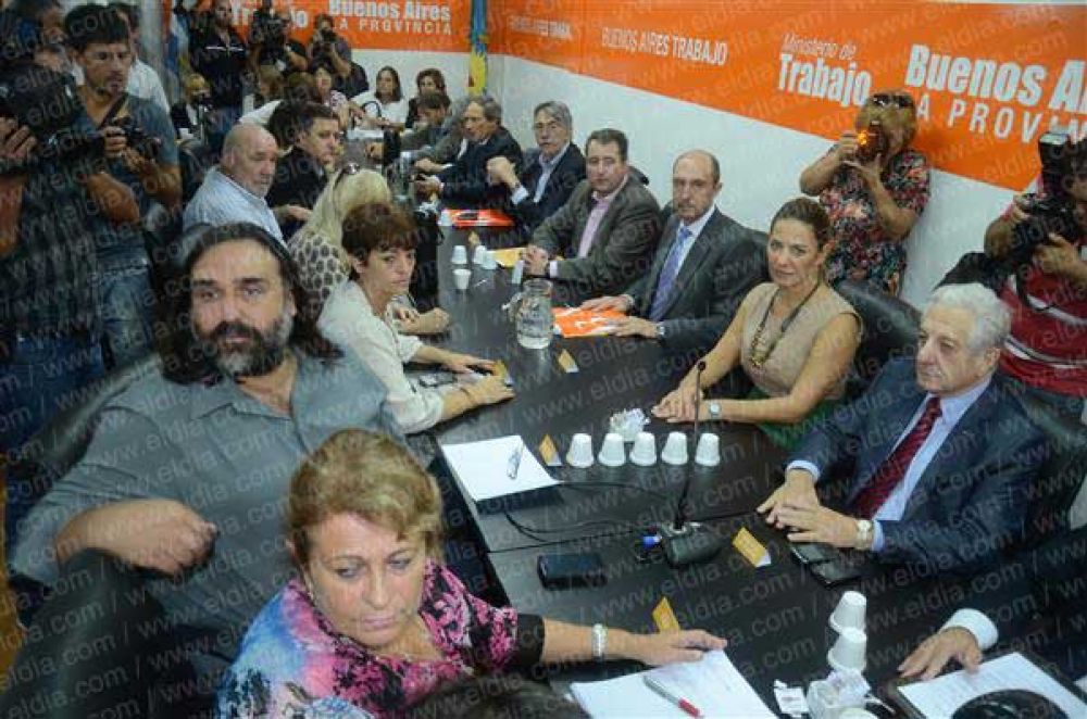Con fuertes cruces no arrancan las clases en escuelas p�blicas por el paro docente 