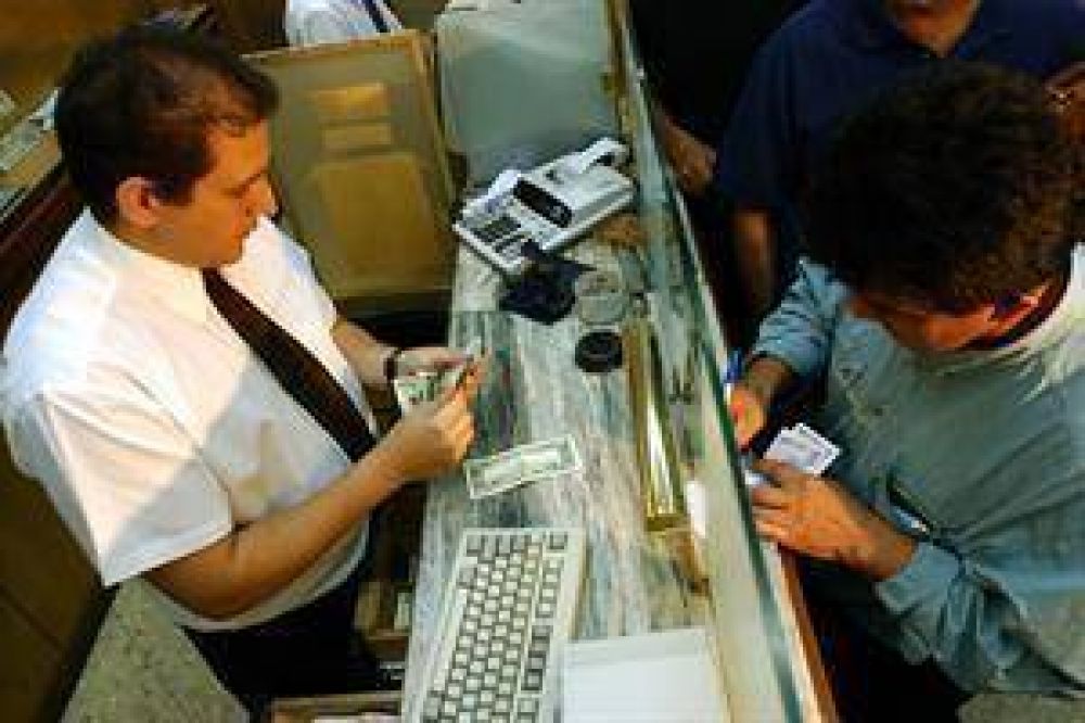 Cepo total al d�lar ahorro para los monotributistas durante julio