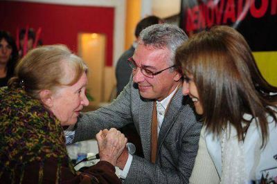 Mirta Tundis disert� en Benavidez