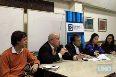 Miembro del Subcomit� de Prevenci�n de la Tortura de la ONU disert� en Paran�