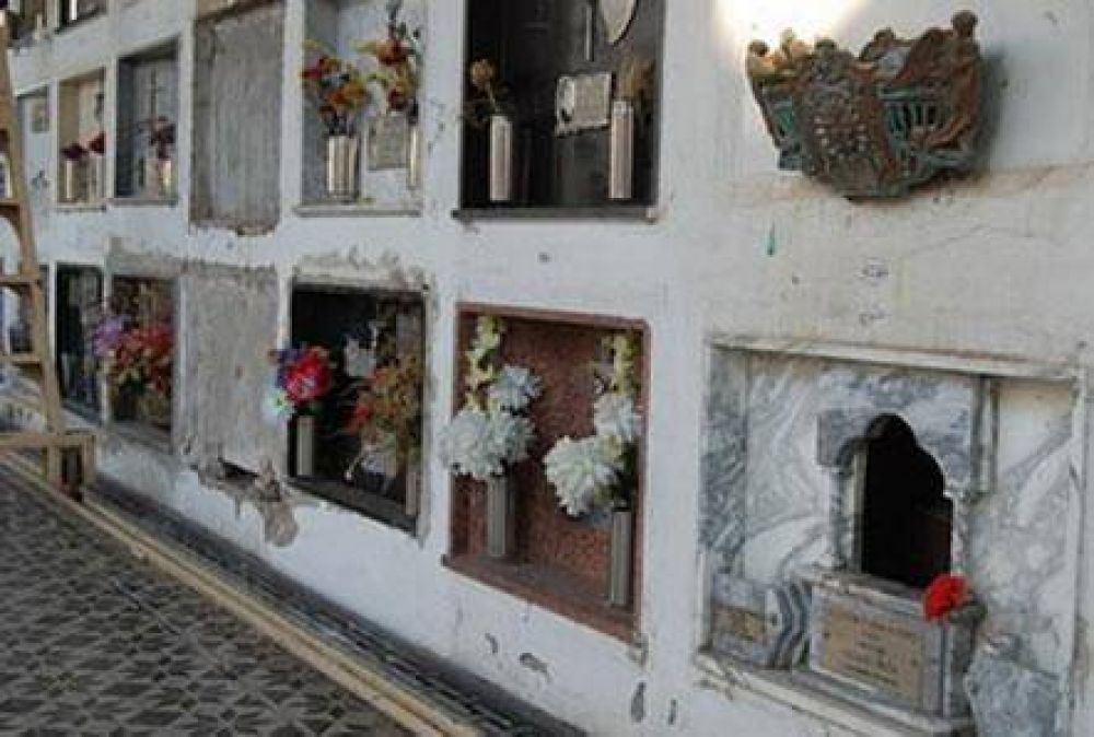 Realizan allanamientos y encuentran elementos robados en cementerios