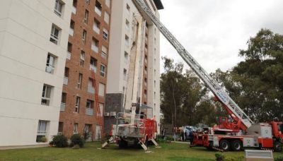 Cinco torres del complejo donde hubo un incendio est�n fuera de regla