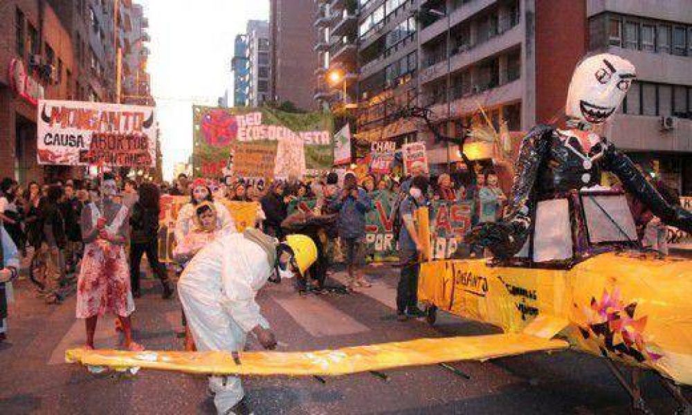 Organizaciones sociales volvieron a marchar contra Monsanto a 10 meses del acampe