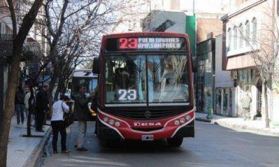 Choferes ex Ciudad de C�rdoba aguardan que municipio pague salarios ma�ana